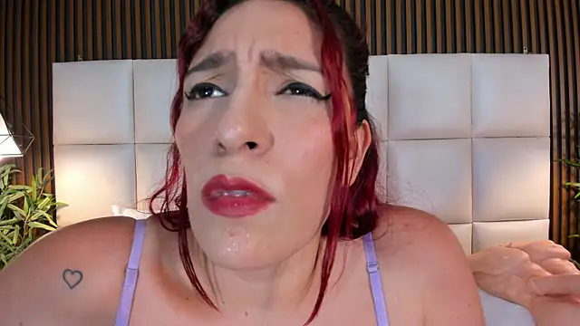 Snapshot of naughty_flower18 chatting on December 4, 2025, 10:42 pm naughty flower18 online show from December 4, 2025, 10:42 pm