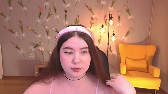 NicoleFoxery online show from April 19, 2026, 6:21 pm