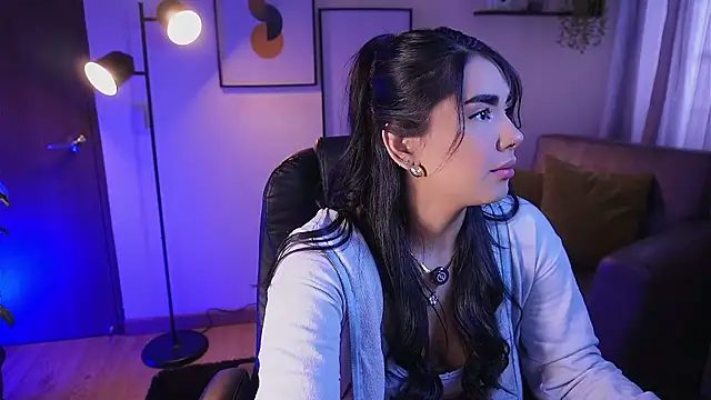 Isabella dior online show from November 21, 2025, 2:49 pm