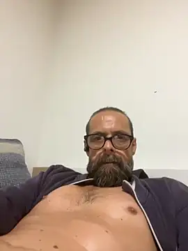 Platinum211 online show from October 6, 2025, 4:52 pm