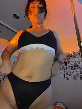 Evie-Luna online show from November 24, 2025, 12:21 am