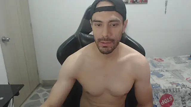 Snapshot of samuelgarcia_ chatting on July 6, 2026, 4:41 am samuelgarcia online show from July 6, 2026, 4:41 am