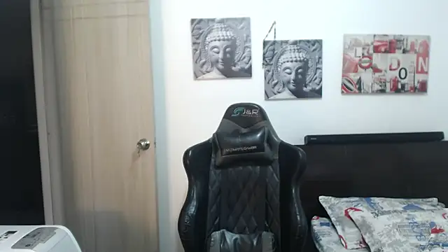 Snapshot of samuelgarcia_ chatting on January 3, 2025, 5:10 pm samuelgarcia online show from January 3, 2025, 5:10 pm