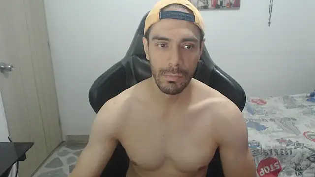 Snapshot of samuelgarcia_ chatting on July 5, 2026, 1:43 am samuelgarcia online show from July 5, 2026, 1:43 am