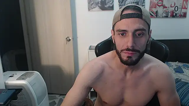 Snapshot of samuelgarcia_ chatting on March 9, 2025, 10:41 am samuelgarcia online show from March 9, 2025, 10:41 am