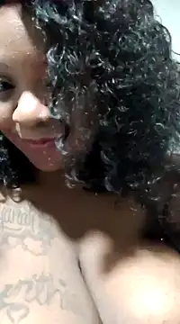 Snapshot of 6lue6a6y69 chatting on December 24, 2024, 2:32 am 6lue6a6y69 online show from December 24, 2024, 2:32 am