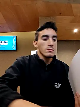 TommyMomentum online show from April 18, 2026, 2:58 am