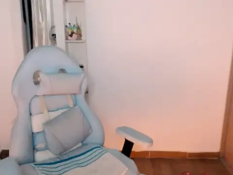 BOREAL MOON online show from February 8, 2026, 2:42 am