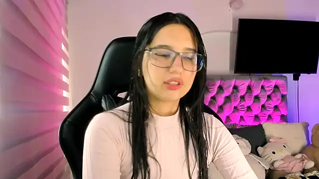 Luniverse online show from November 10, 2025, 6:35 pm