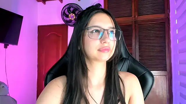 Luniverse online show from November 5, 2025, 8:34 pm