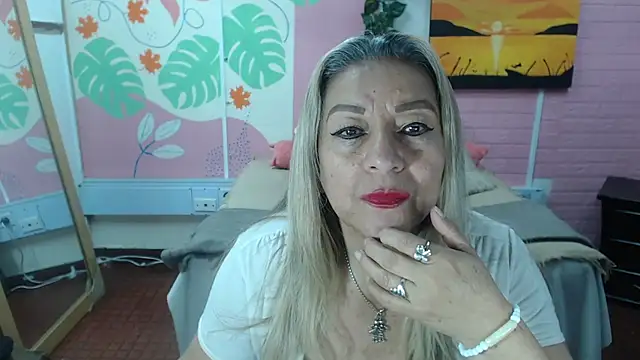 Snapshot of ZAMANTHA chatting on September 16, 2025, 3:35 pm ZAMANTHA online show from September 16, 2025, 3:35 pm