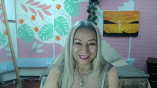 Snapshot of ZAMANTHA chatting on September 25, 2025, 4:02 pm ZAMANTHA online show from September 25, 2025, 4:02 pm