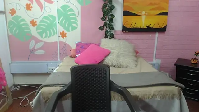 ZAMANTHA online show from April 14, 2026, 3:50 pm