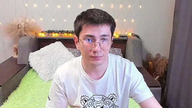 Yumi steve online show from March 15, 2025, 12:36 am