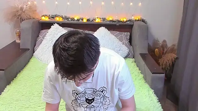 Yumi steve online show from January 12, 2025, 8:14 pm