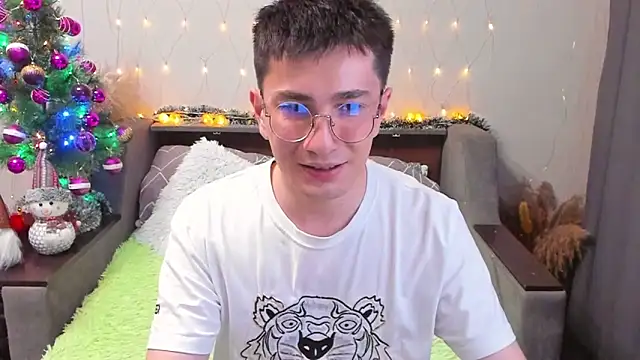 Yumi steve online show from December 25, 2024, 10:59 pm