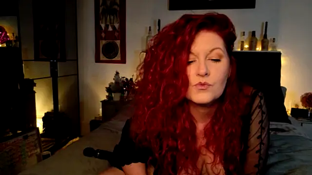 SultrySavannah online show from February 9, 2026, 5:16 am