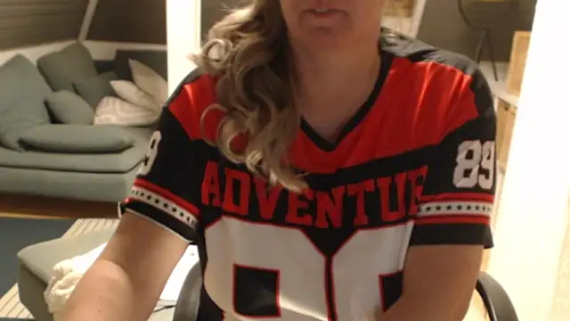 Snapshot of KimMitchelli chatting on February 18, 2026, 6:00 am KimMitchelli online show from February 18, 2026, 6:00 am