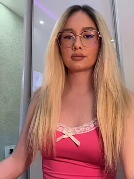 mollyxxx online show from April 27, 2026, 2:42 am