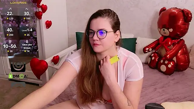 KellyKleine online show from February 11, 2026, 6:57 am