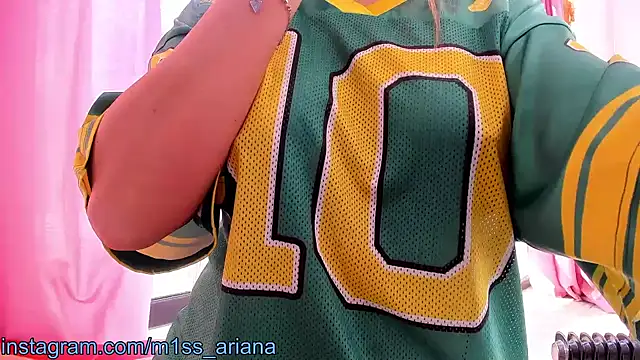 Snapshot of Miss_Ariana_ chatting on February 25, 2025, 12:05 pm Miss Ariana  online show from February 25, 2025, 12:05 pm