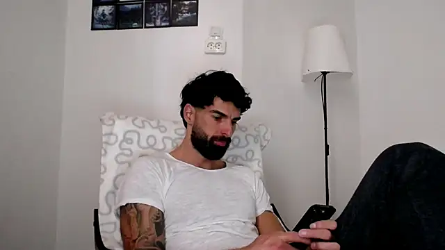 Snapshot of Verycutex chatting on March 1, 2026, 9:20 am Verycutex online show from March 1, 2026, 9:20 am