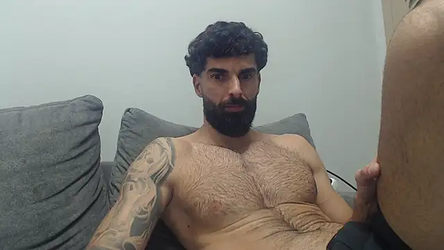 Snapshot of Verycutex chatting on February 5, 2026, 8:26 pm Verycutex online show from February 5, 2026, 8:26 pm