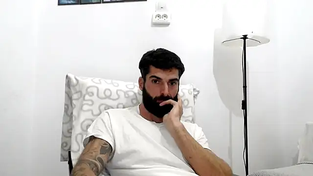 Snapshot of Verycutex chatting on November 12, 2025, 5:50 pm Verycutex online show from November 12, 2025, 5:50 pm