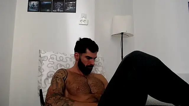 Snapshot of Verycutex chatting on October 31, 2025, 8:44 am Verycutex online show from October 31, 2025, 8:44 am