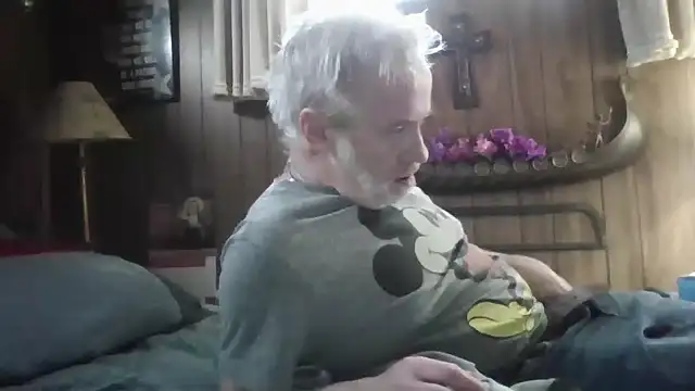 Snapshot of Makowboy chatting on February 12, 2025, 10:59 pm Makowboy online show from February 12, 2025, 10:59 pm