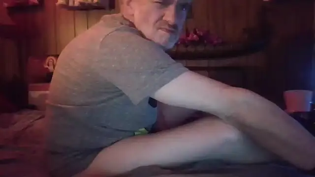 Snapshot of Makowboy chatting on February 11, 2025, 1:09 pm Makowboy online show from February 11, 2025, 1:09 pm