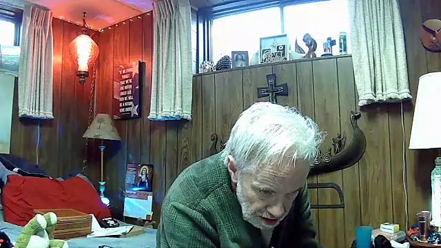 Snapshot of Makowboy chatting on February 28, 2025, 8:07 pm Makowboy online show from February 28, 2025, 8:07 pm