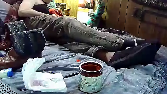 Snapshot of Makowboy chatting on February 5, 2025, 6:04 pm Makowboy online show from February 5, 2025, 6:04 pm