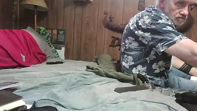 Snapshot of Makowboy chatting on March 14, 2025, 8:49 pm Makowboy online show from March 14, 2025, 8:49 pm