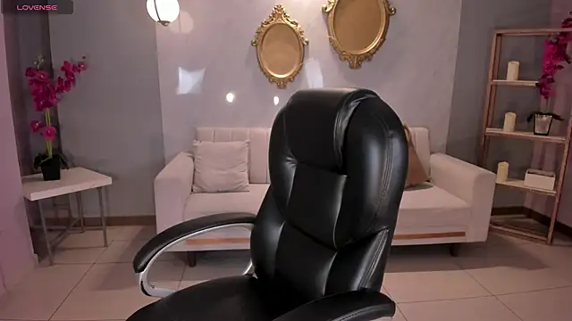 Snapshot of MiaRoberts1 chatting on February 6, 2026, 7:32 pm MiaRoberts1 online show from February 6, 2026, 7:32 pm