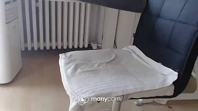 Supermen12171 online show from April 21, 2026, 5:36 am