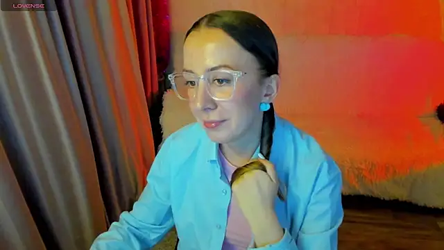 Snapshot of CurlySteph chatting on November 24, 2025, 5:35 pm CurlySteph online show from November 24, 2025, 5:35 pm