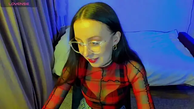 Snapshot of CurlySteph chatting on May 13, 2026, 7:32 pm CurlySteph online show from May 13, 2026, 7:32 pm