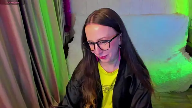 Snapshot of CurlySteph chatting on November 27, 2025, 5:24 pm CurlySteph online show from November 27, 2025, 5:24 pm