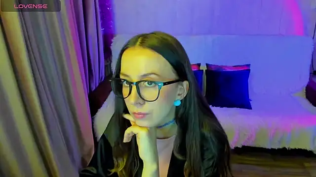 Snapshot of CurlySteph chatting on December 17, 2025, 6:02 pm CurlySteph online show from December 17, 2025, 6:02 pm