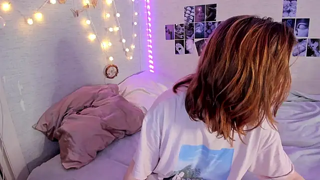 Snapshot of YunaPeace chatting on November 9, 2025, 9:24 am YunaPeace online show from November 9, 2025, 9:24 am