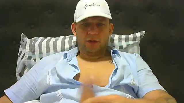 Snapshot of altenori112 chatting on September 25, 2025, 2:34 pm altenori112 online show from September 25, 2025, 2:34 pm