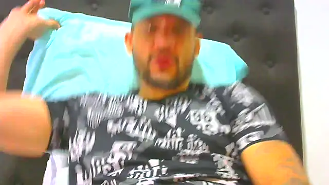 Snapshot of altenori112 chatting on November 29, 2025, 1:55 pm altenori112 online show from November 29, 2025, 1:55 pm