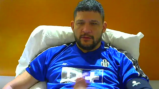 Snapshot of altenori112 chatting on October 28, 2025, 2:05 pm altenori112 online show from October 28, 2025, 2:05 pm