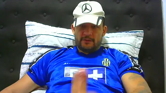 Snapshot of altenori112 chatting on November 6, 2025, 2:32 pm altenori112 online show from November 6, 2025, 2:32 pm