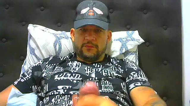 Snapshot of altenori112 chatting on October 24, 2025, 2:05 pm altenori112 online show from October 24, 2025, 2:05 pm