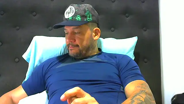 Snapshot of altenori112 chatting on November 27, 2025, 2:17 pm altenori112 online show from November 27, 2025, 2:17 pm