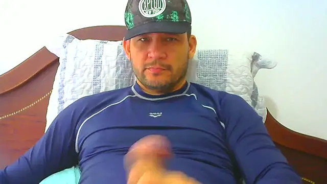 Snapshot of altenori112 chatting on December 5, 2025, 6:17 pm altenori112 online show from December 5, 2025, 6:17 pm