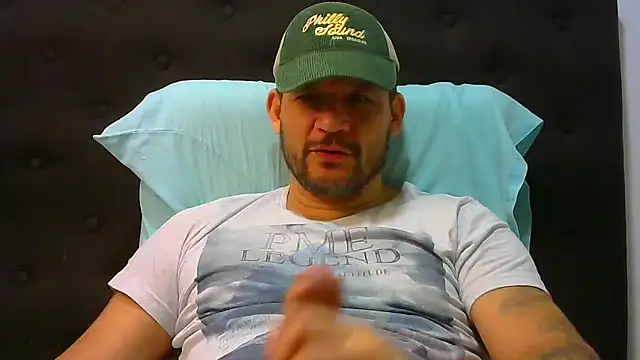 Snapshot of altenori112 chatting on November 9, 2025, 3:27 pm altenori112 online show from November 9, 2025, 3:27 pm