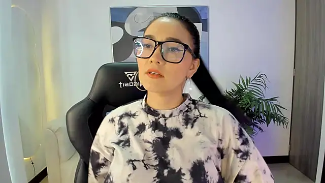 Snapshot of SaraParker_ chatting on March 6, 2025, 3:56 pm SaraParker online show from March 6, 2025, 3:56 pm